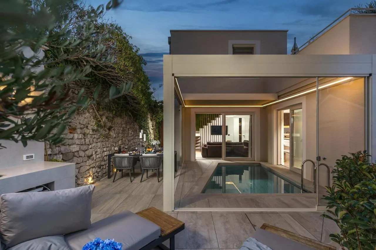 Villa Arca, Sea View/Sauna/Open/Closed/Heated Pool Nin