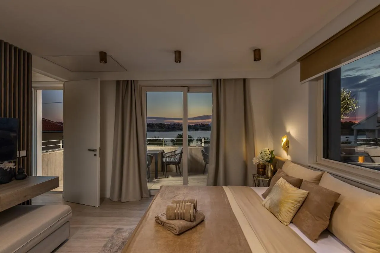 Villa Arca, Sea View/Sauna/Open/Closed/Heated Pool Nin